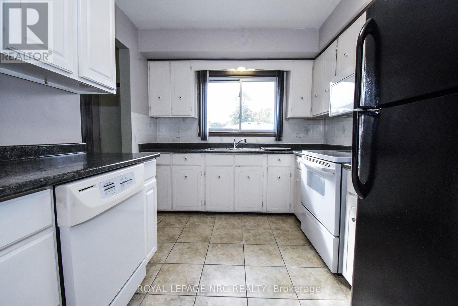 2 Ashley Circle, St. Catharines, Ontario  L2N 1L8 - Photo 21 - X12485554