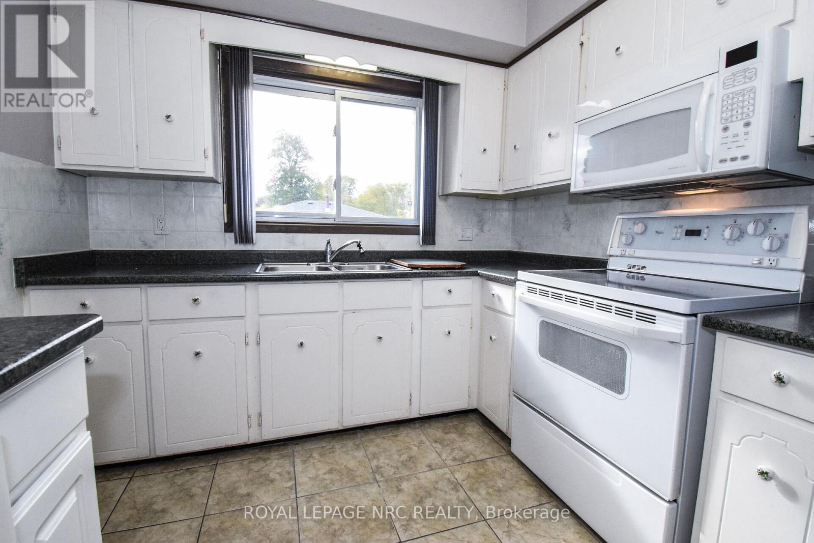 2 Ashley Circle, St. Catharines, Ontario  L2N 1L8 - Photo 22 - X12485554