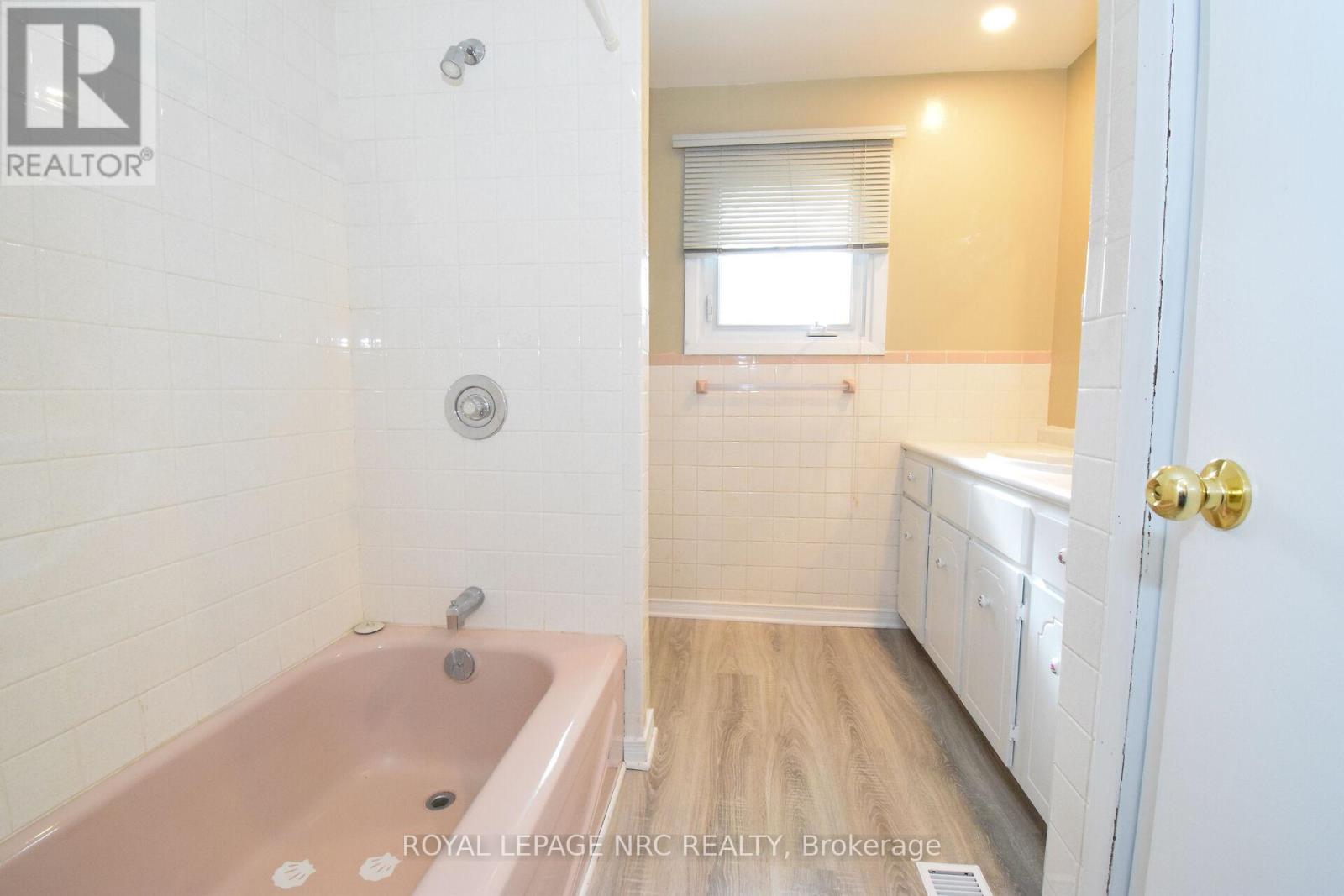 2 Ashley Circle, St. Catharines, Ontario  L2N 1L8 - Photo 29 - X12485554