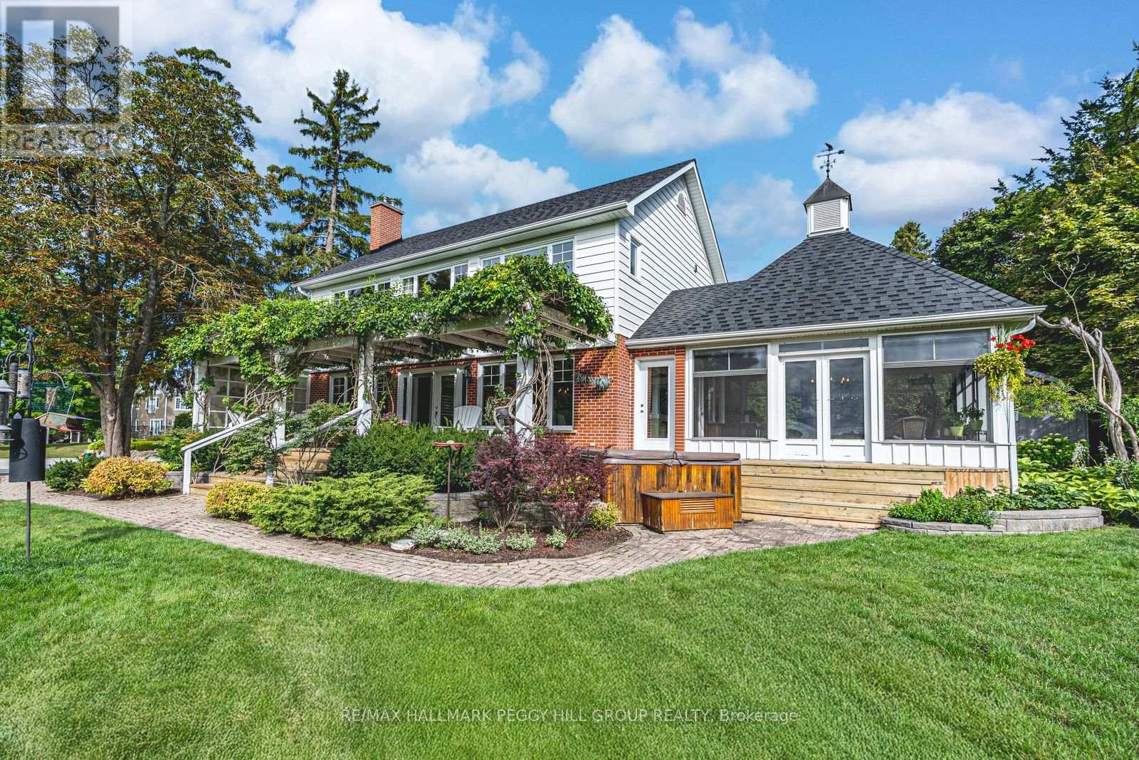 150 Collingwood Street, Barrie, Ontario  L4M 5M3 - Photo 5 - S12466376