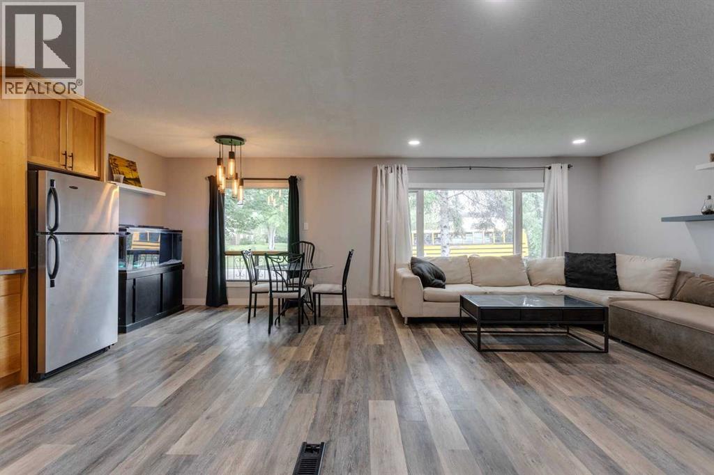 3036 33a Street Se, Calgary, Alberta  T2B 0W2 - Photo 8 - A2243666