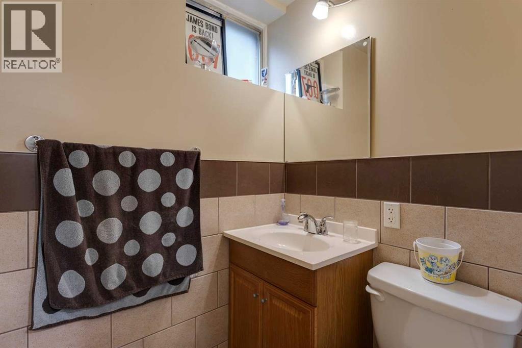 3036 33a Street Se, Calgary, Alberta  T2B 0W2 - Photo 24 - A2243666