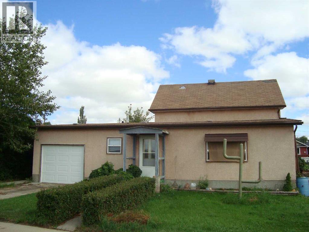 114 School Road, Trochu, Alberta