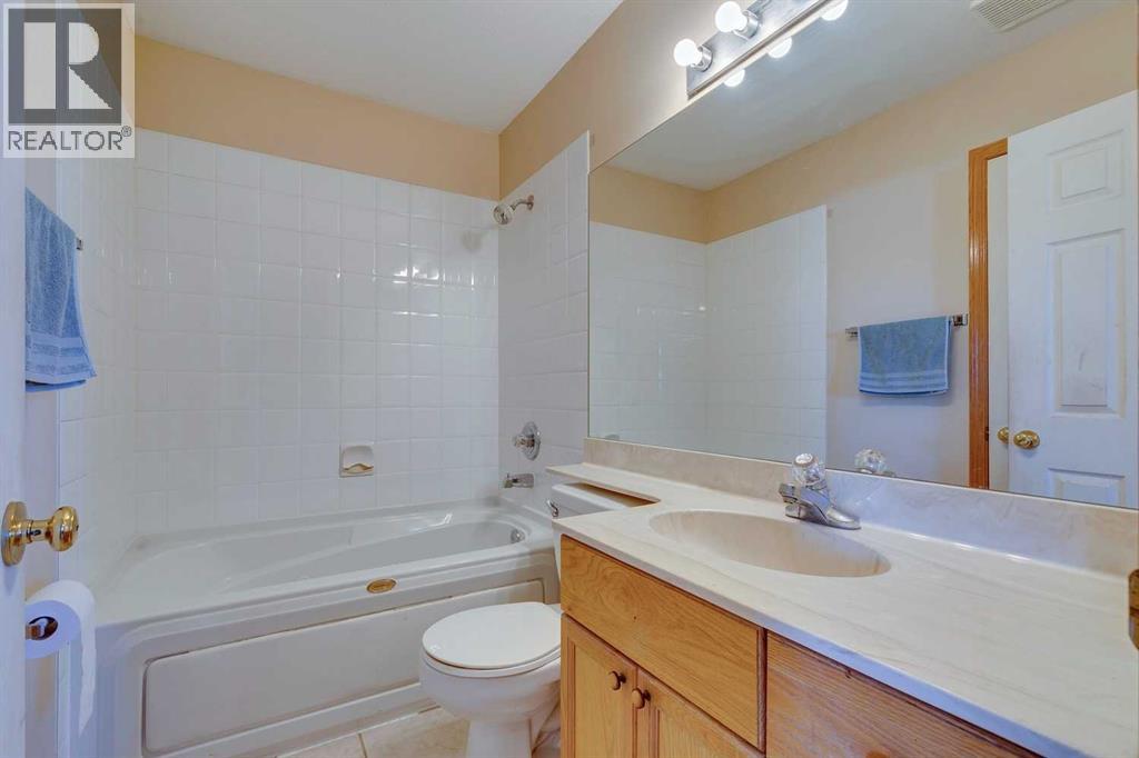 701 Sheep River Court, Okotoks, Alberta  T1S 1T8 - Photo 17 - A2263842