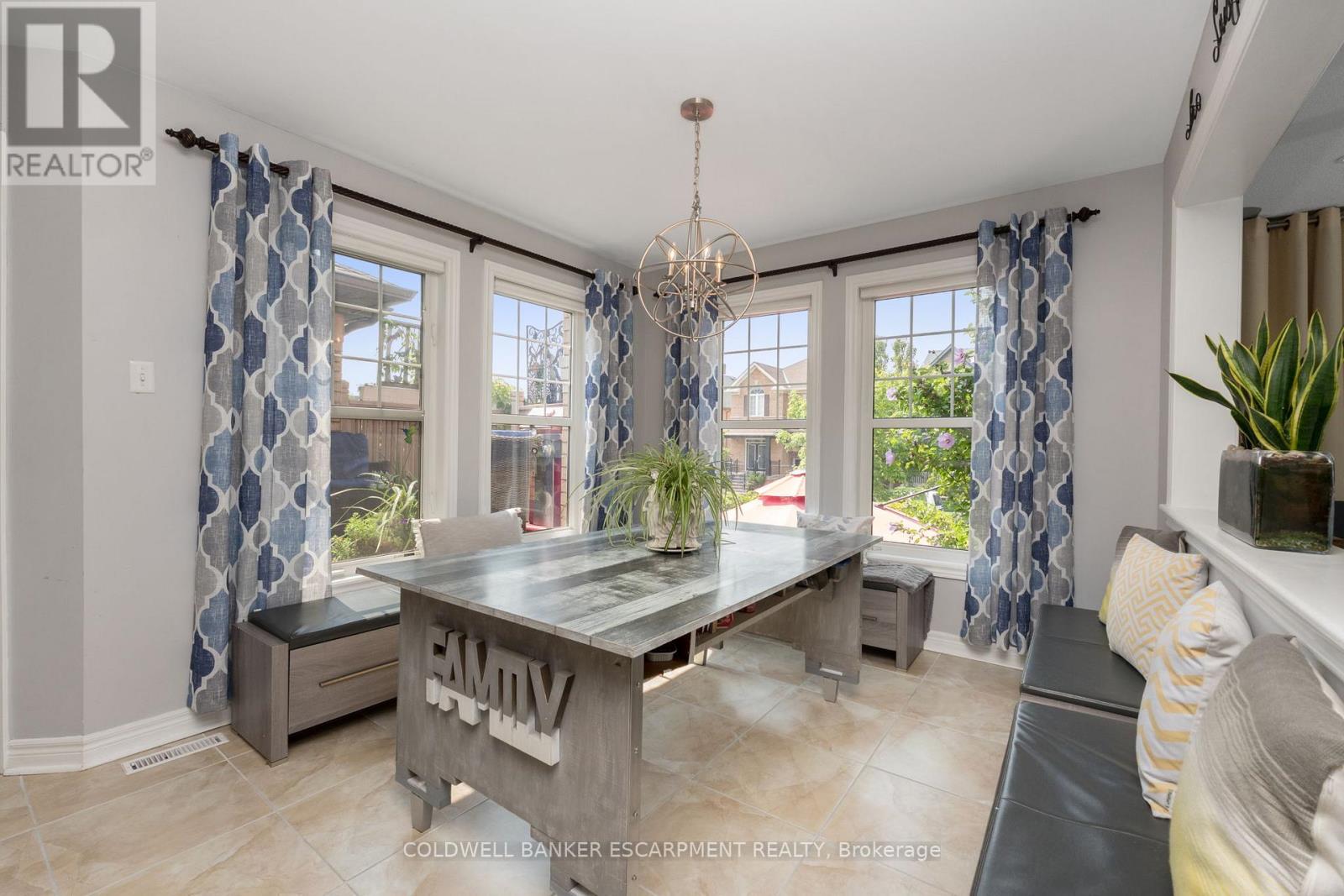 256 Landsborough Avenue S, Milton, Ontario  L9T 0T4 - Photo 13 - W12485389