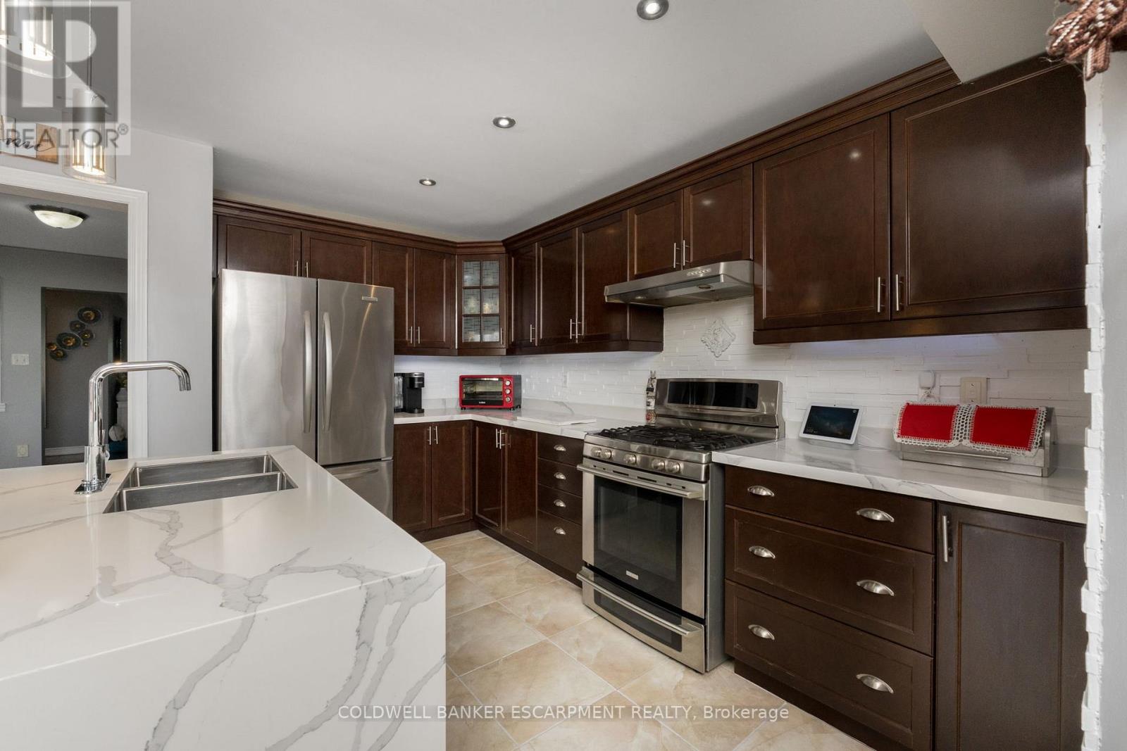 256 Landsborough Avenue S, Milton, Ontario  L9T 0T4 - Photo 8 - W12485389