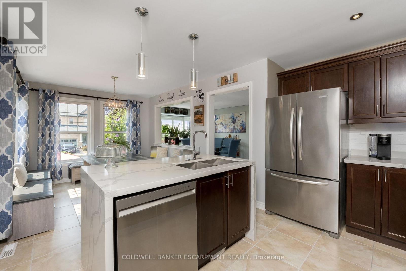 256 Landsborough Avenue S, Milton, Ontario  L9T 0T4 - Photo 9 - W12485389