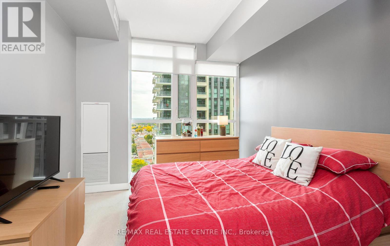 1504 - 4065 Brickstone Mews, Mississauga, Ontario  L5B 0G3 - Photo 15 - W12485396