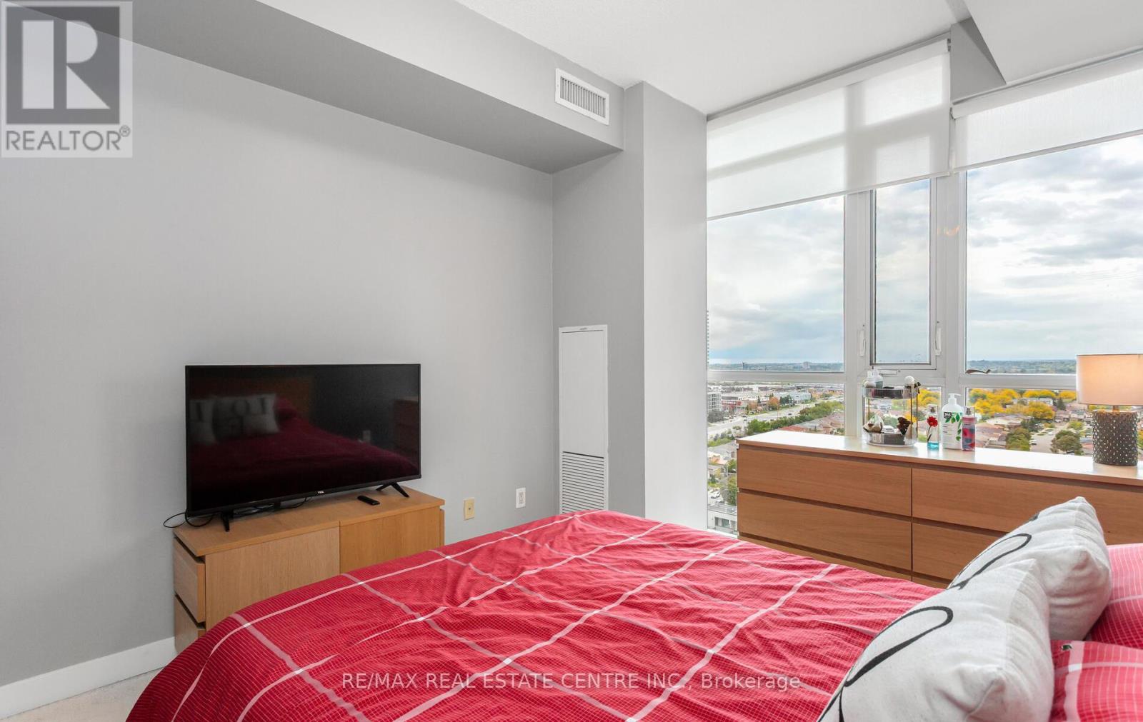 1504 - 4065 Brickstone Mews, Mississauga, Ontario  L5B 0G3 - Photo 16 - W12485396