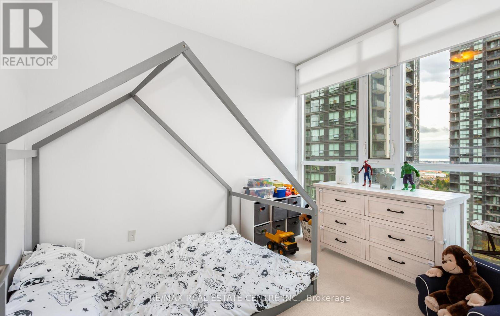 1504 - 4065 Brickstone Mews, Mississauga, Ontario  L5B 0G3 - Photo 19 - W12485396