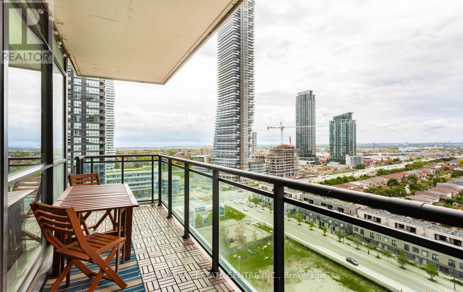 1504 - 4065 Brickstone Mews, Mississauga, Ontario  L5B 0G3 - Photo 22 - W12485396