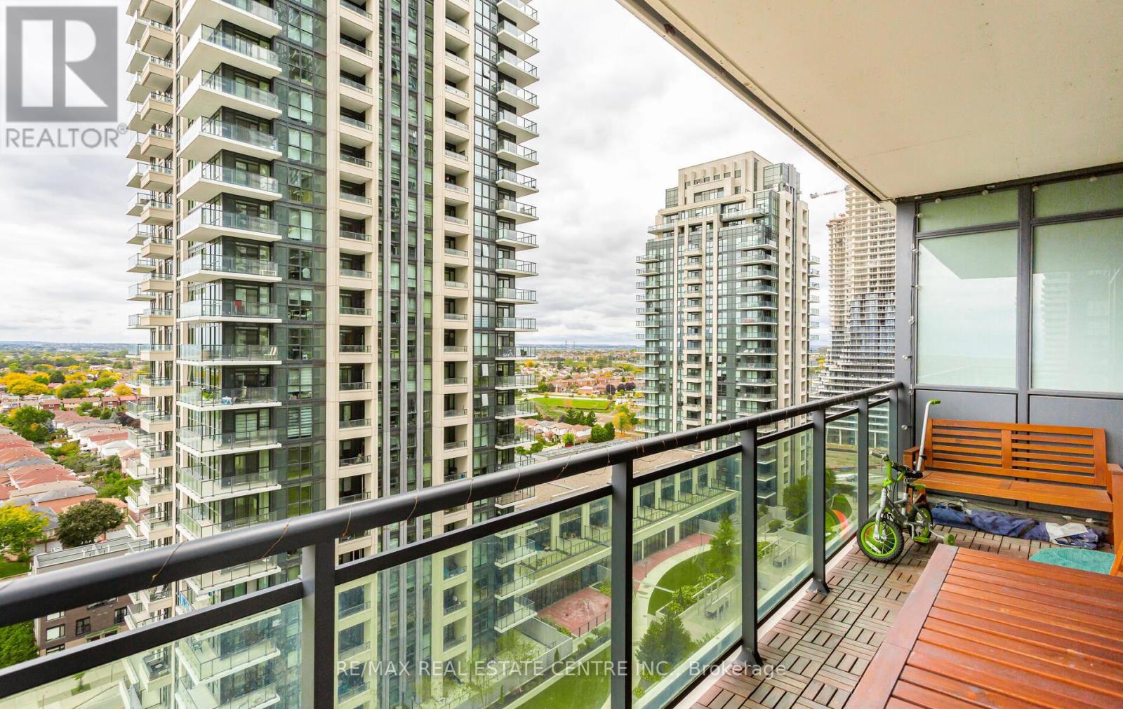 1504 - 4065 Brickstone Mews, Mississauga, Ontario  L5B 0G3 - Photo 23 - W12485396