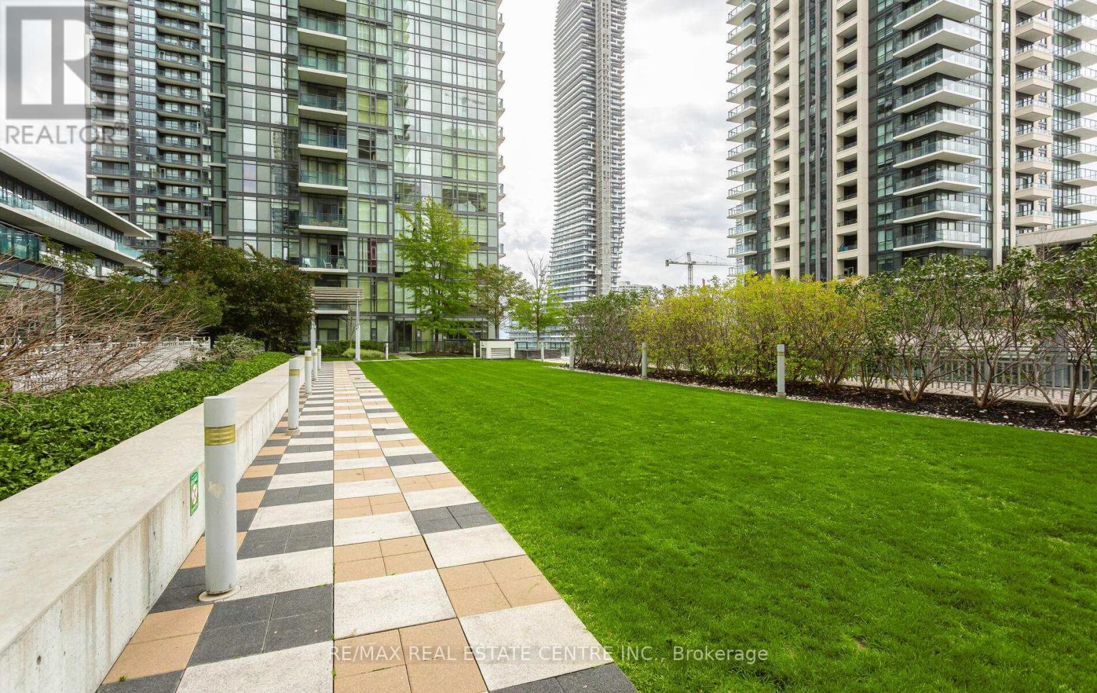 1504 - 4065 Brickstone Mews, Mississauga, Ontario  L5B 0G3 - Photo 27 - W12485396