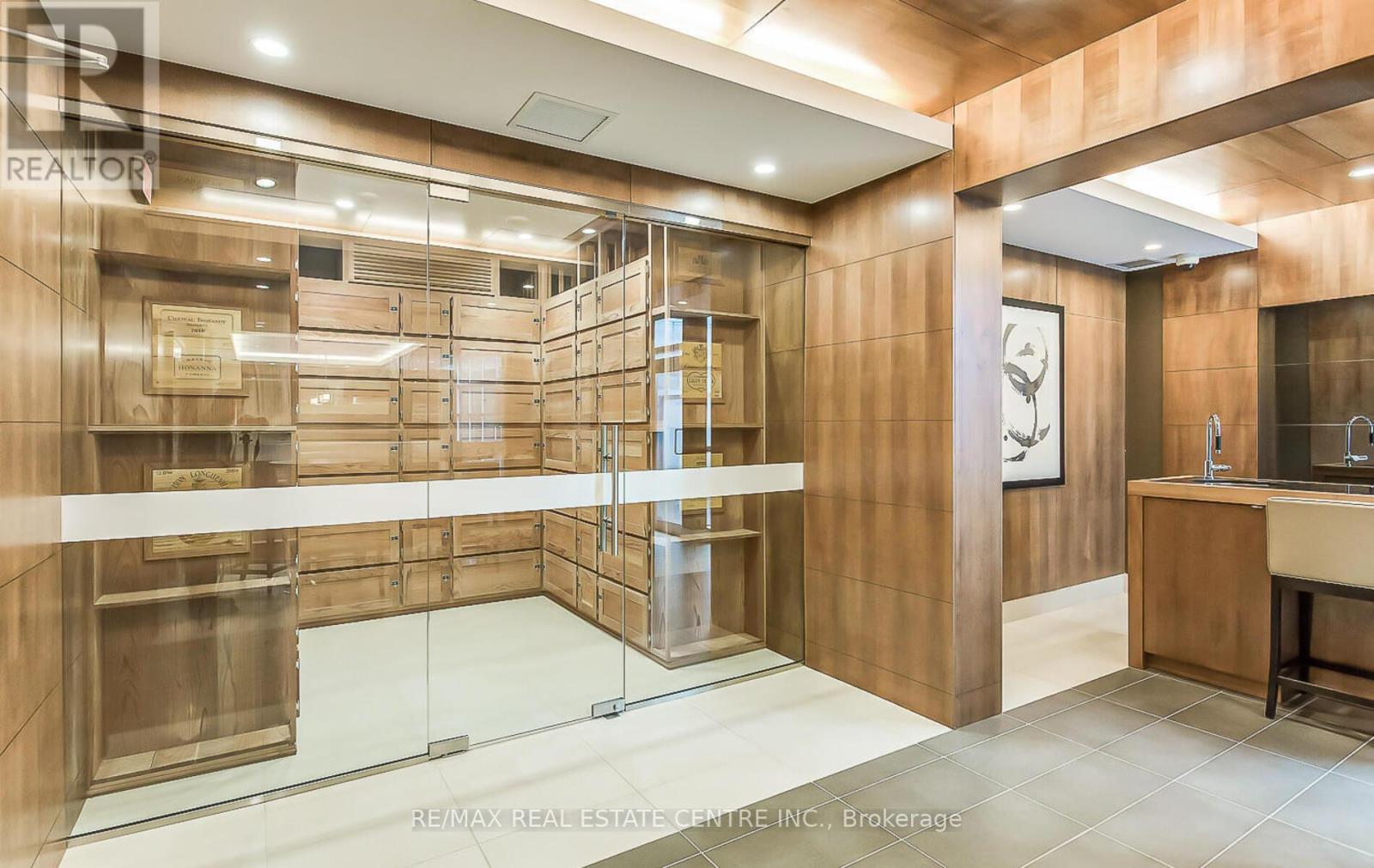 1504 - 4065 Brickstone Mews, Mississauga, Ontario  L5B 0G3 - Photo 31 - W12485396