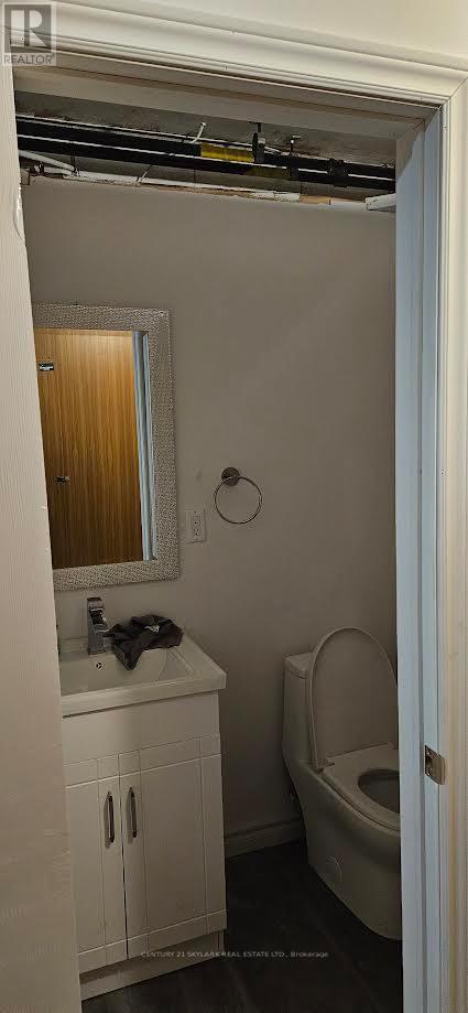 #main - 2413 St Clair Avenue W, Toronto, Ontario  M6N 1K9 - Photo 14 - W12485399