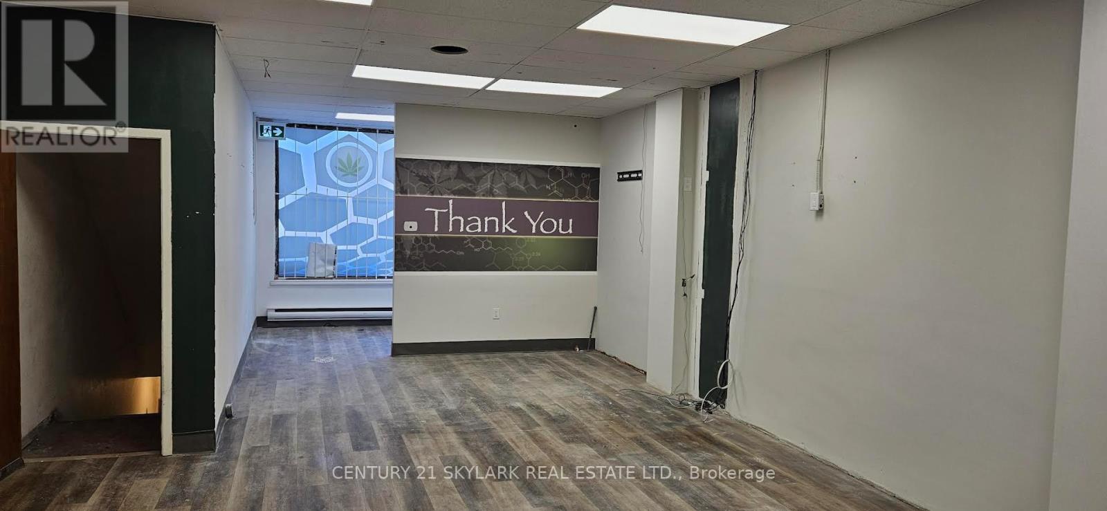 #main - 2413 St Clair Avenue W, Toronto, Ontario  M6N 1K9 - Photo 6 - W12485399