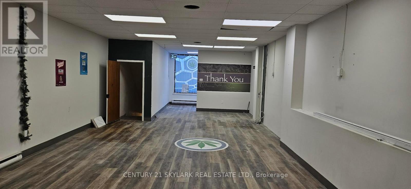 #main - 2413 St Clair Avenue W, Toronto, Ontario  M6N 1K9 - Photo 8 - W12485399