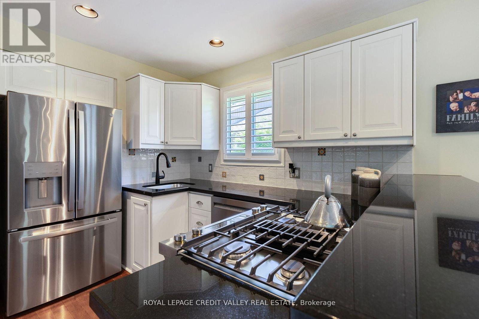 24 Ladore Drive, Brampton, Ontario  L6Y 1V5 - Photo 10 - W12485400