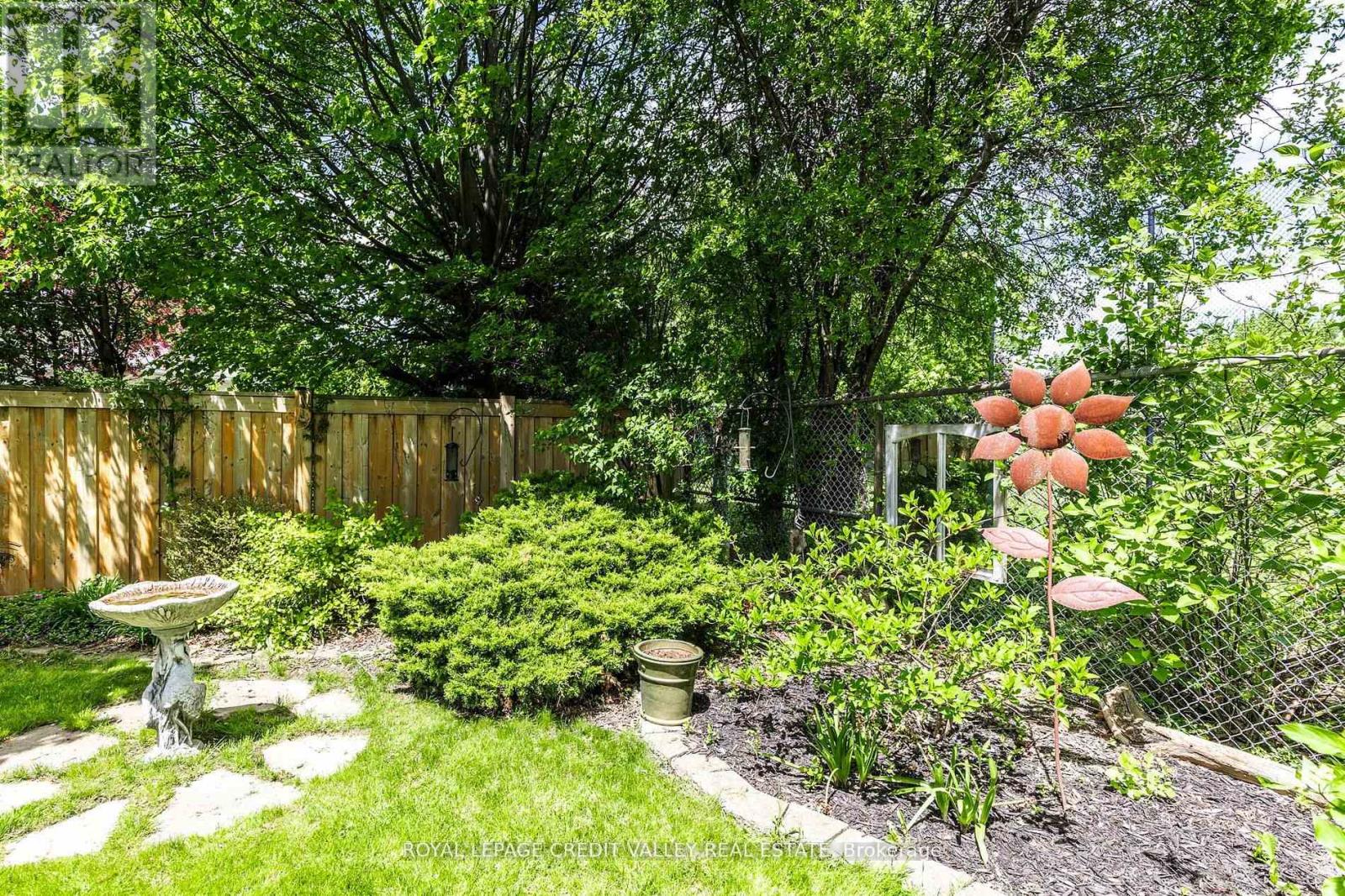 24 Ladore Drive, Brampton, Ontario  L6Y 1V5 - Photo 49 - W12485400