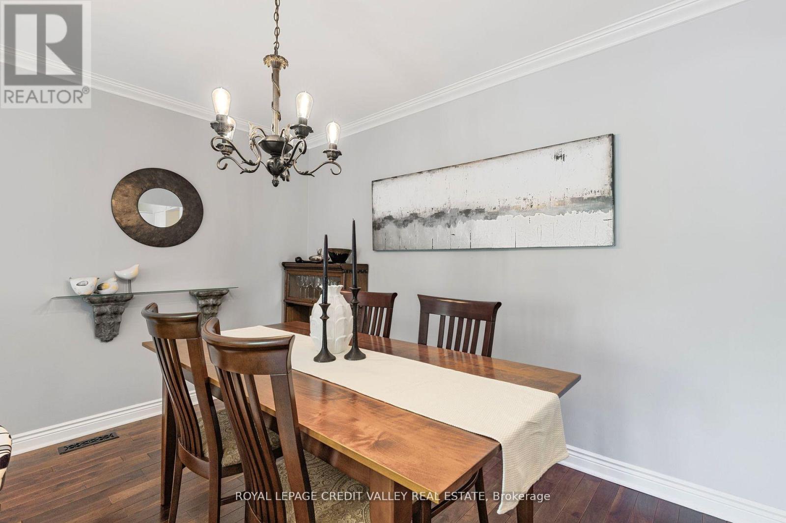 24 Ladore Drive, Brampton, Ontario  L6Y 1V5 - Photo 7 - W12485400