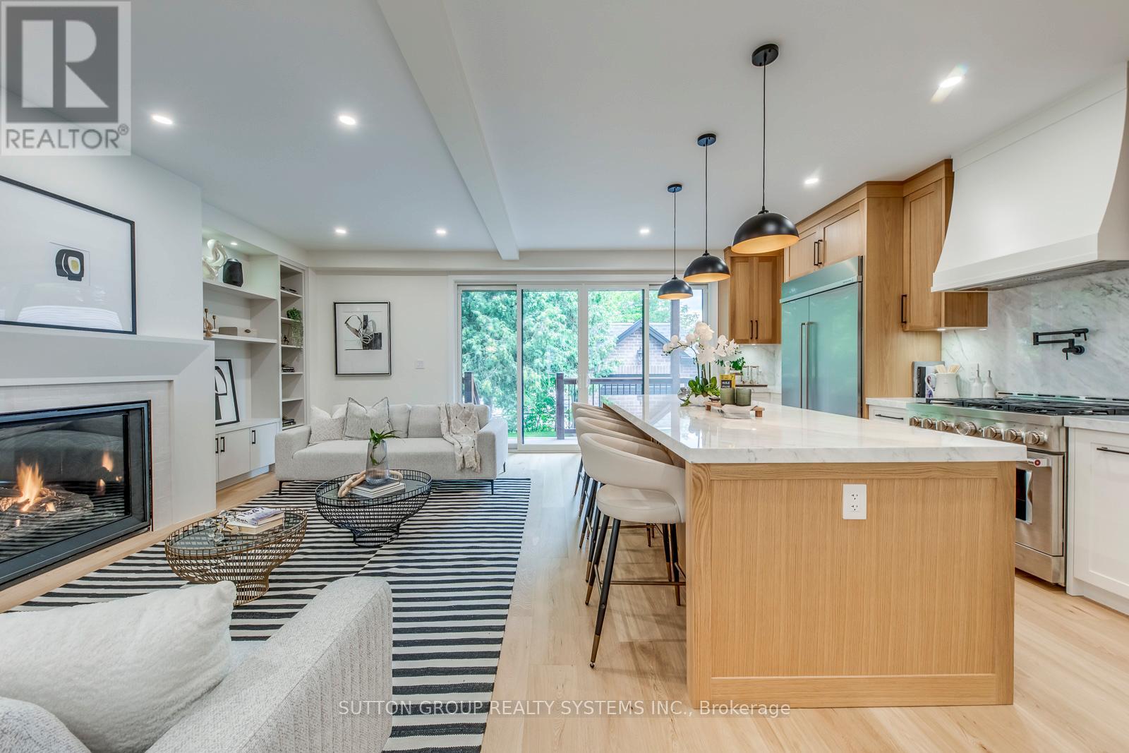 21 South Kingsway, Toronto, Ontario  M6S 3T2 - Photo 12 - W12485418