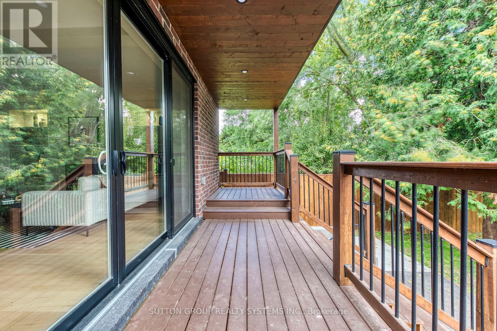 21 South Kingsway, Toronto, Ontario  M6S 3T2 - Photo 15 - W12485418