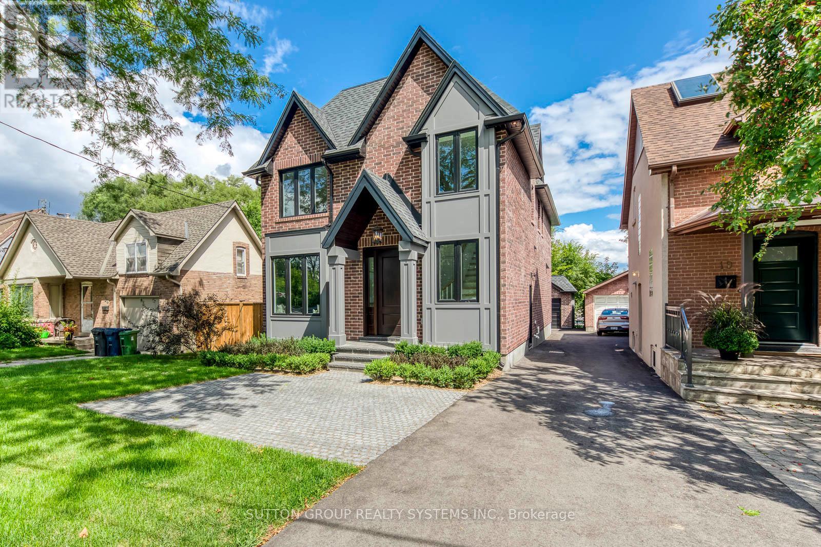 21 South Kingsway, Toronto, Ontario  M6S 3T2 - Photo 2 - W12485418