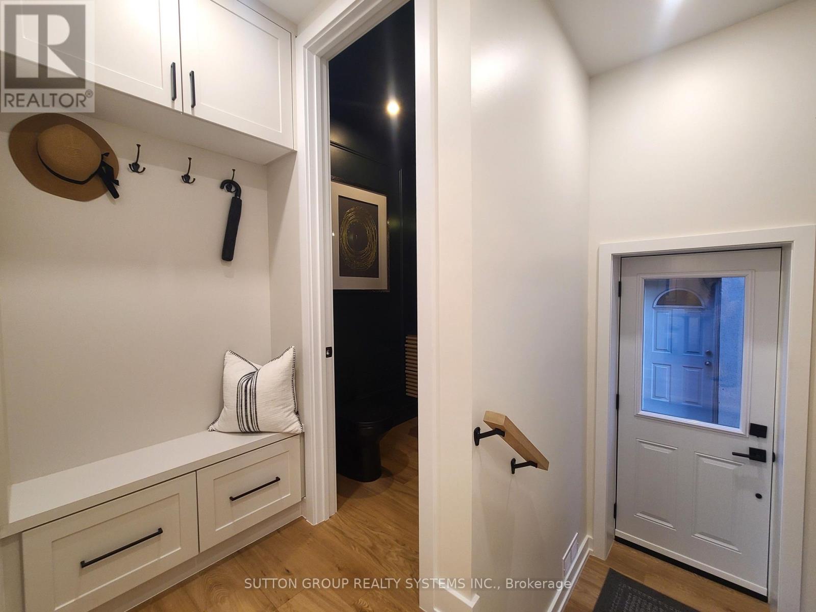 21 South Kingsway, Toronto, Ontario  M6S 3T2 - Photo 21 - W12485418