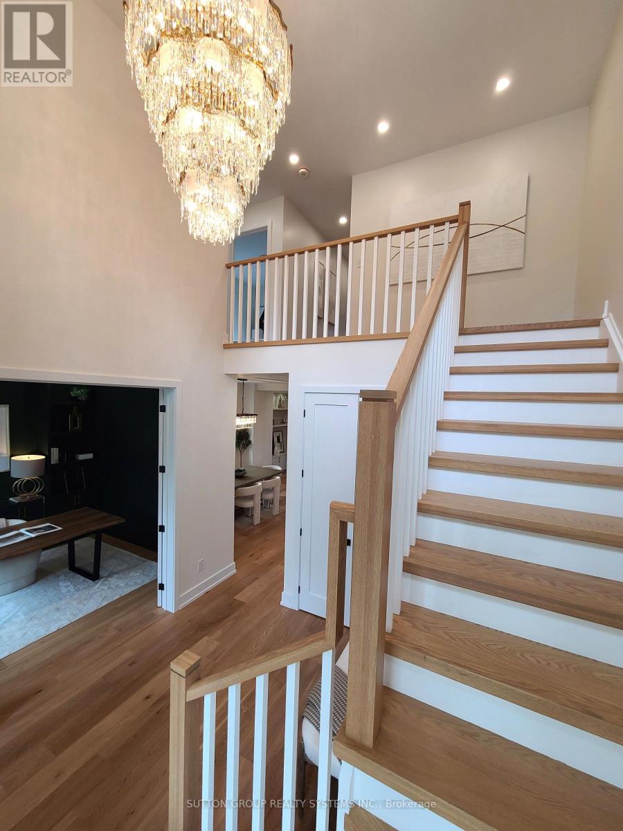 21 South Kingsway, Toronto, Ontario  M6S 3T2 - Photo 23 - W12485418