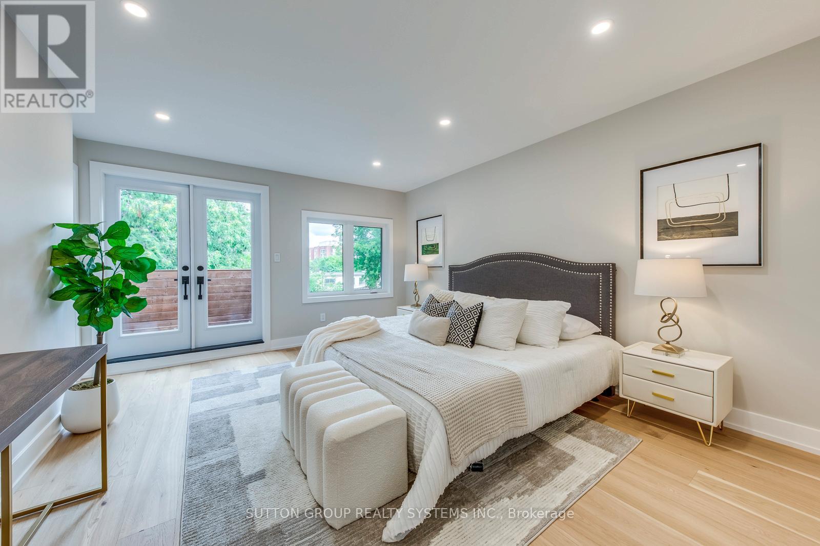 21 South Kingsway, Toronto, Ontario  M6S 3T2 - Photo 24 - W12485418