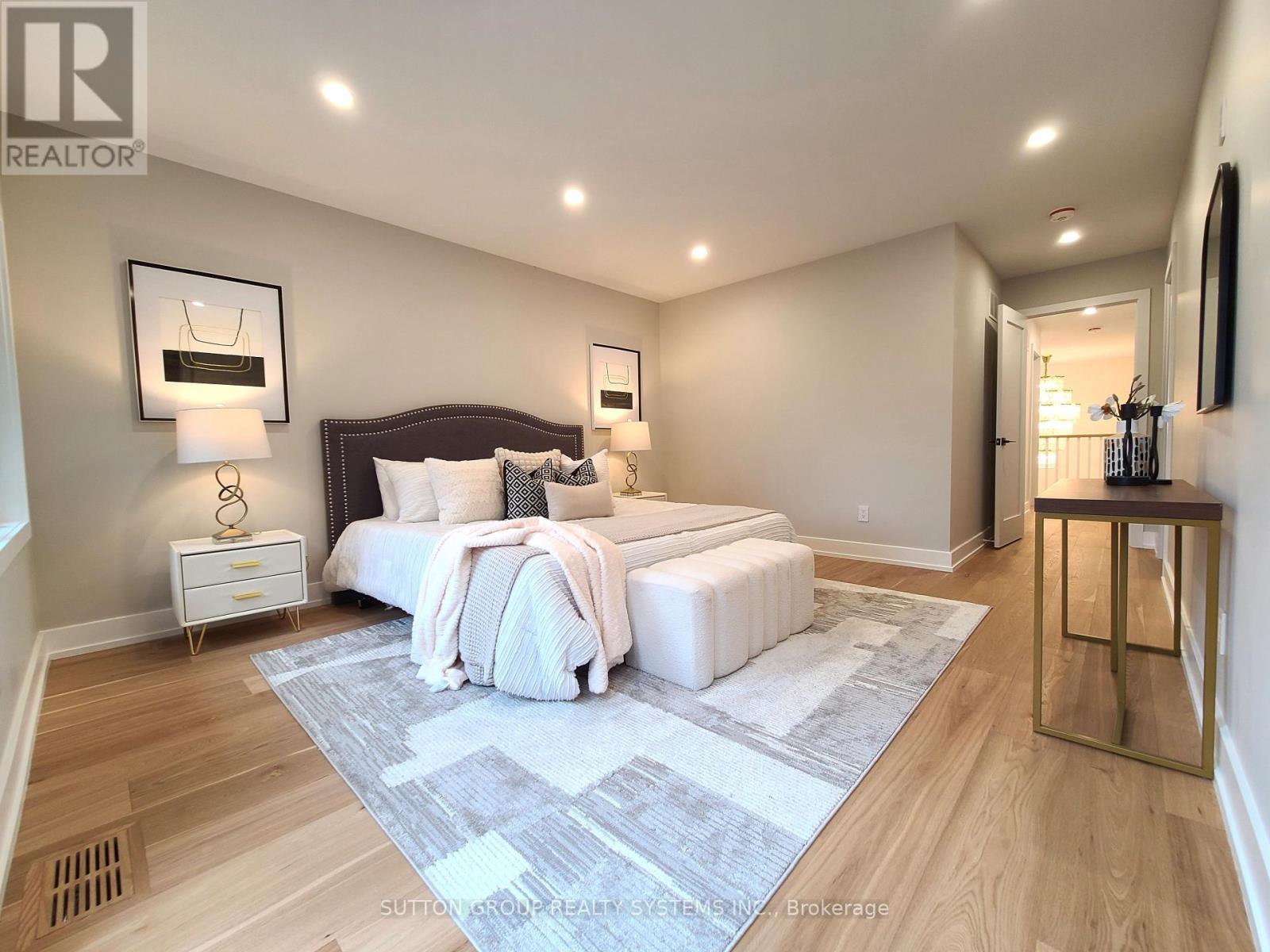 21 South Kingsway, Toronto, Ontario  M6S 3T2 - Photo 25 - W12485418