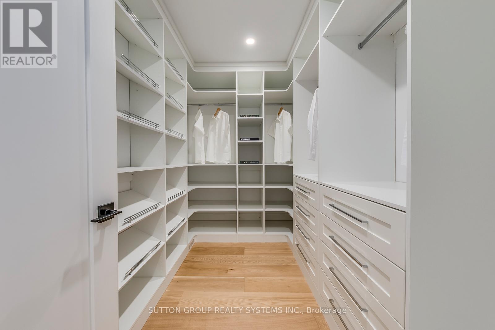 21 South Kingsway, Toronto, Ontario  M6S 3T2 - Photo 30 - W12485418