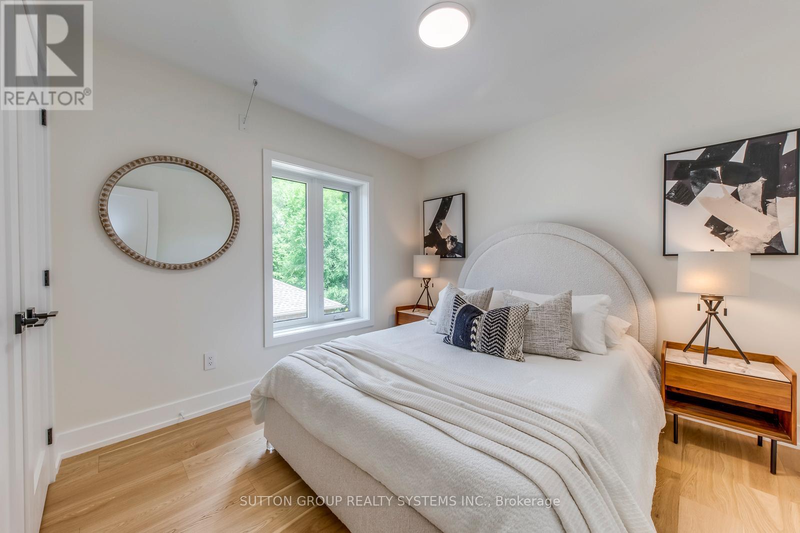 21 South Kingsway, Toronto, Ontario  M6S 3T2 - Photo 32 - W12485418