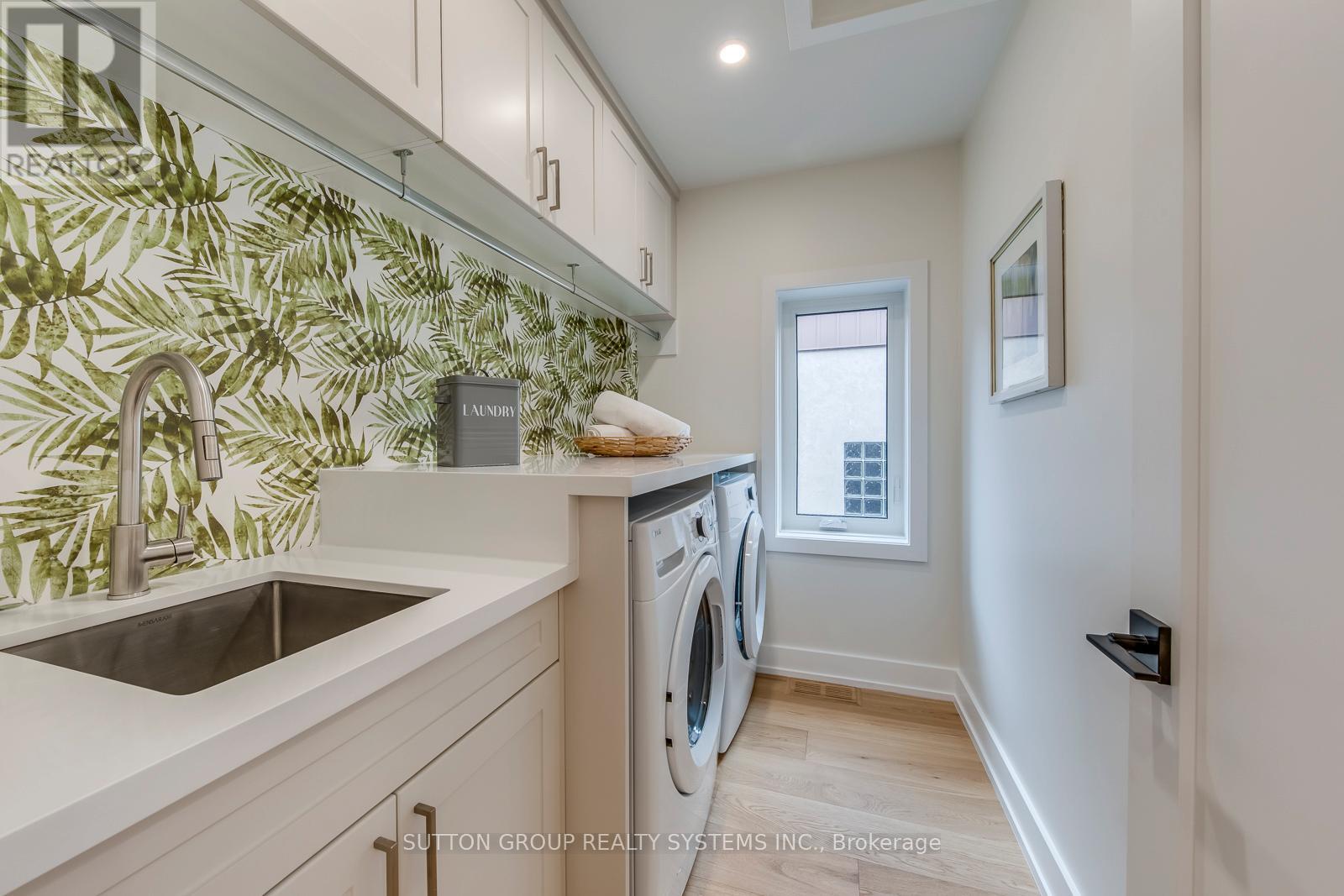 21 South Kingsway, Toronto, Ontario  M6S 3T2 - Photo 37 - W12485418