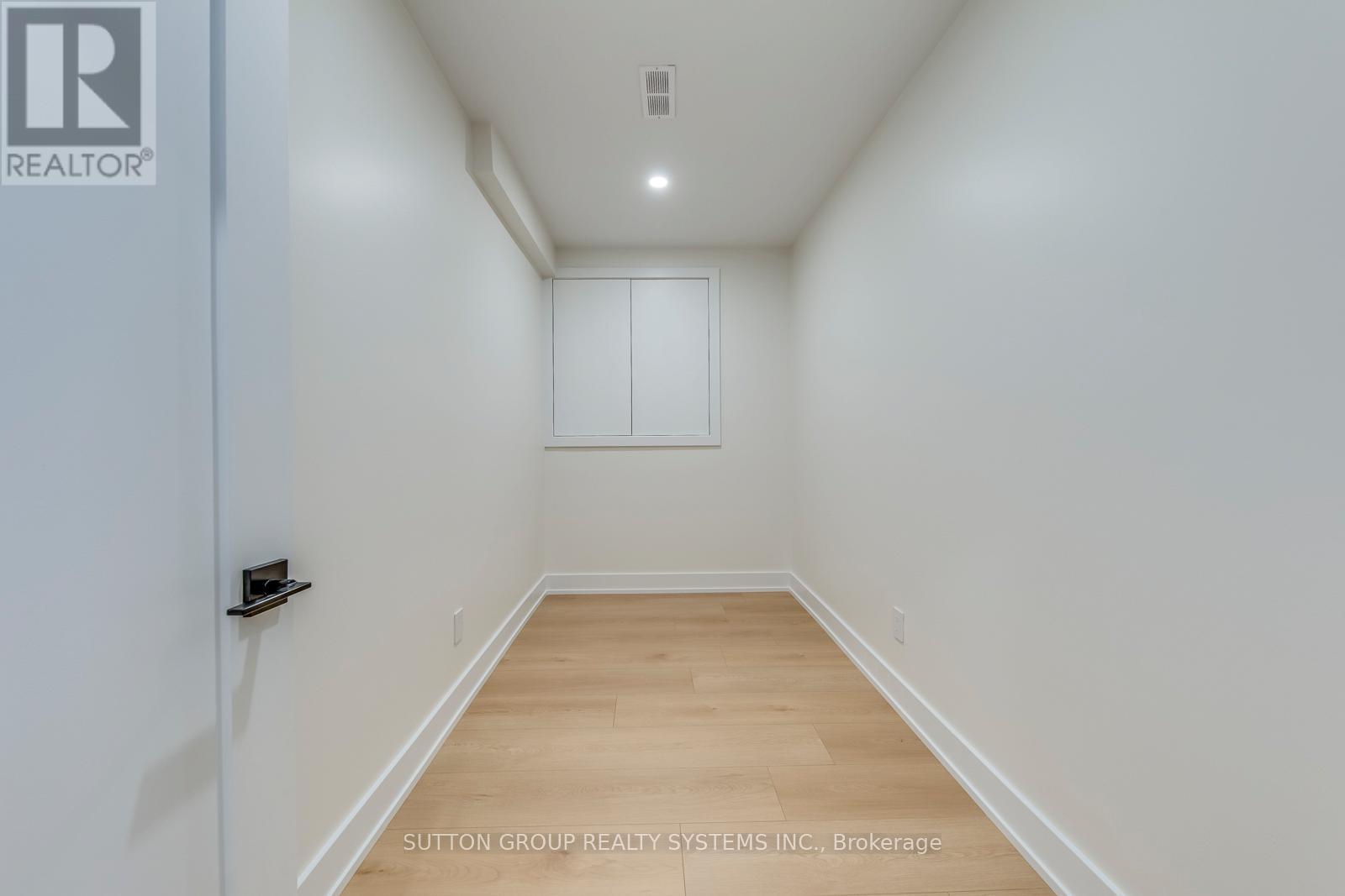 21 South Kingsway, Toronto, Ontario  M6S 3T2 - Photo 45 - W12485418