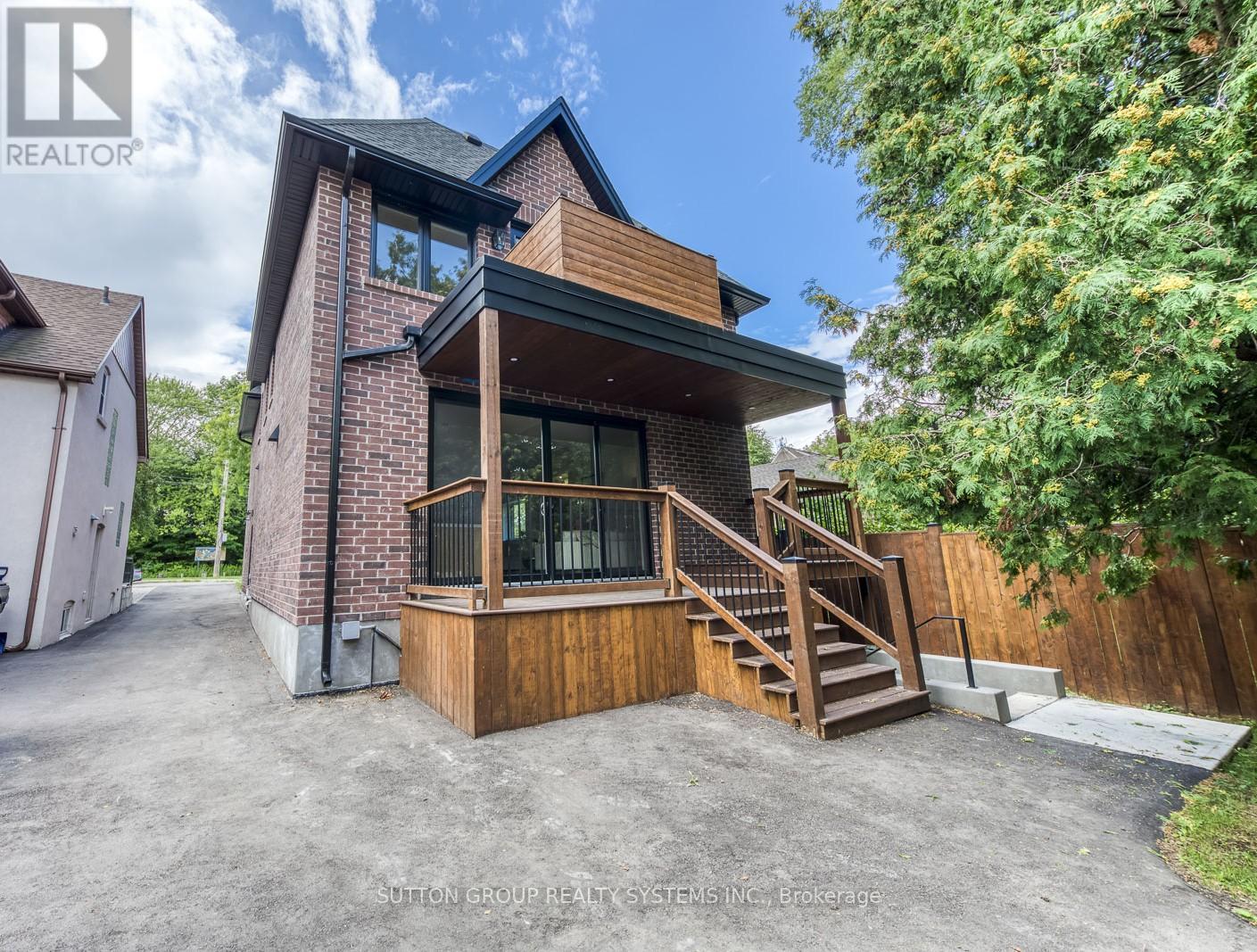 21 South Kingsway, Toronto, Ontario  M6S 3T2 - Photo 47 - W12485418