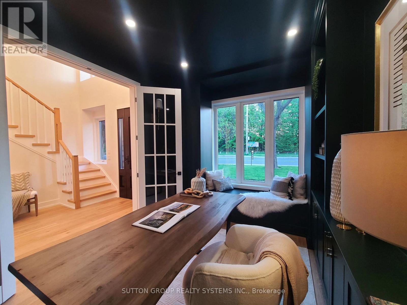 21 South Kingsway, Toronto, Ontario  M6S 3T2 - Photo 6 - W12485418