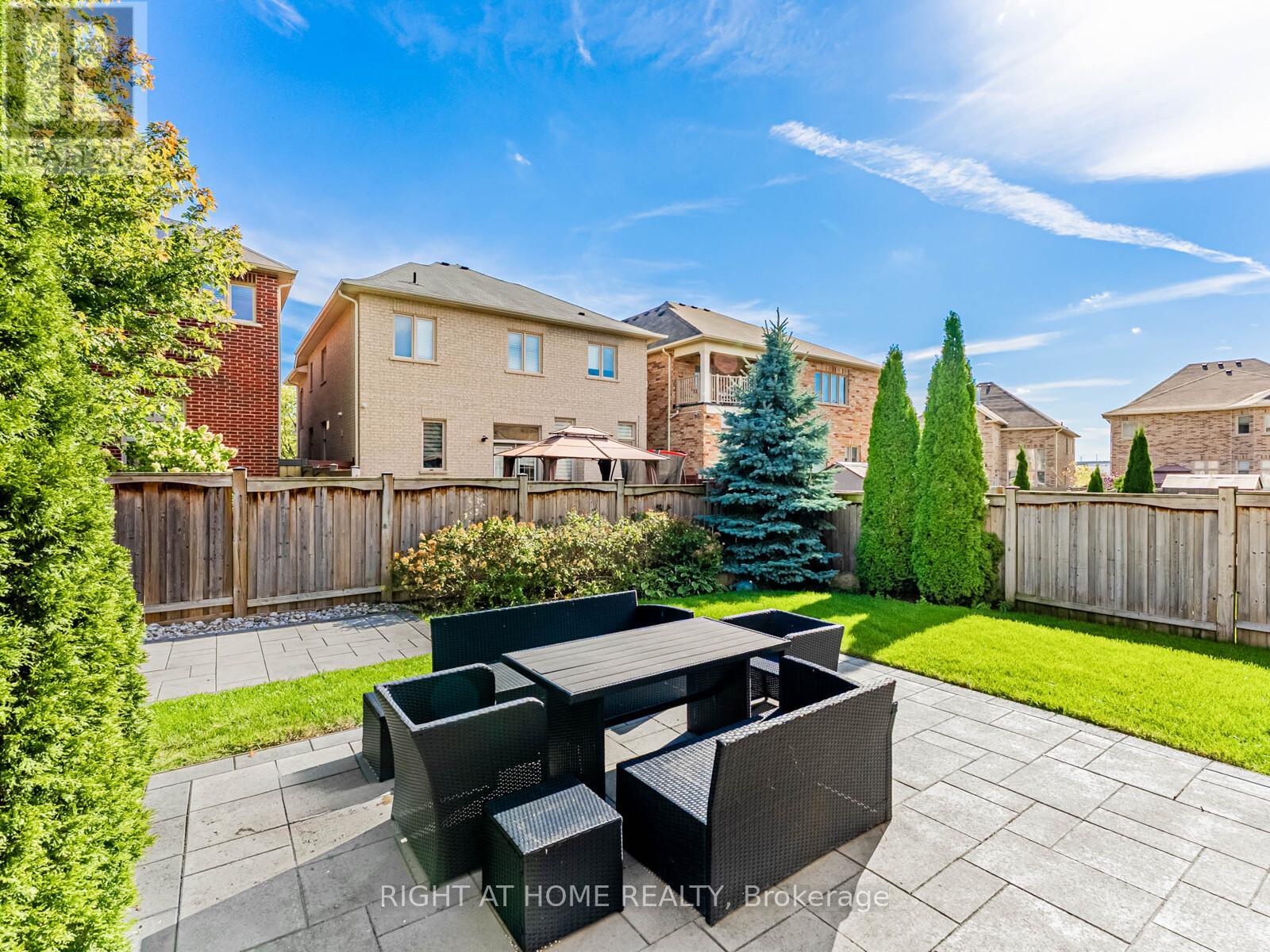 7 Mediterranean Crescent, Brampton, Ontario  L6Y 0T4 - Photo 37 - W12485431