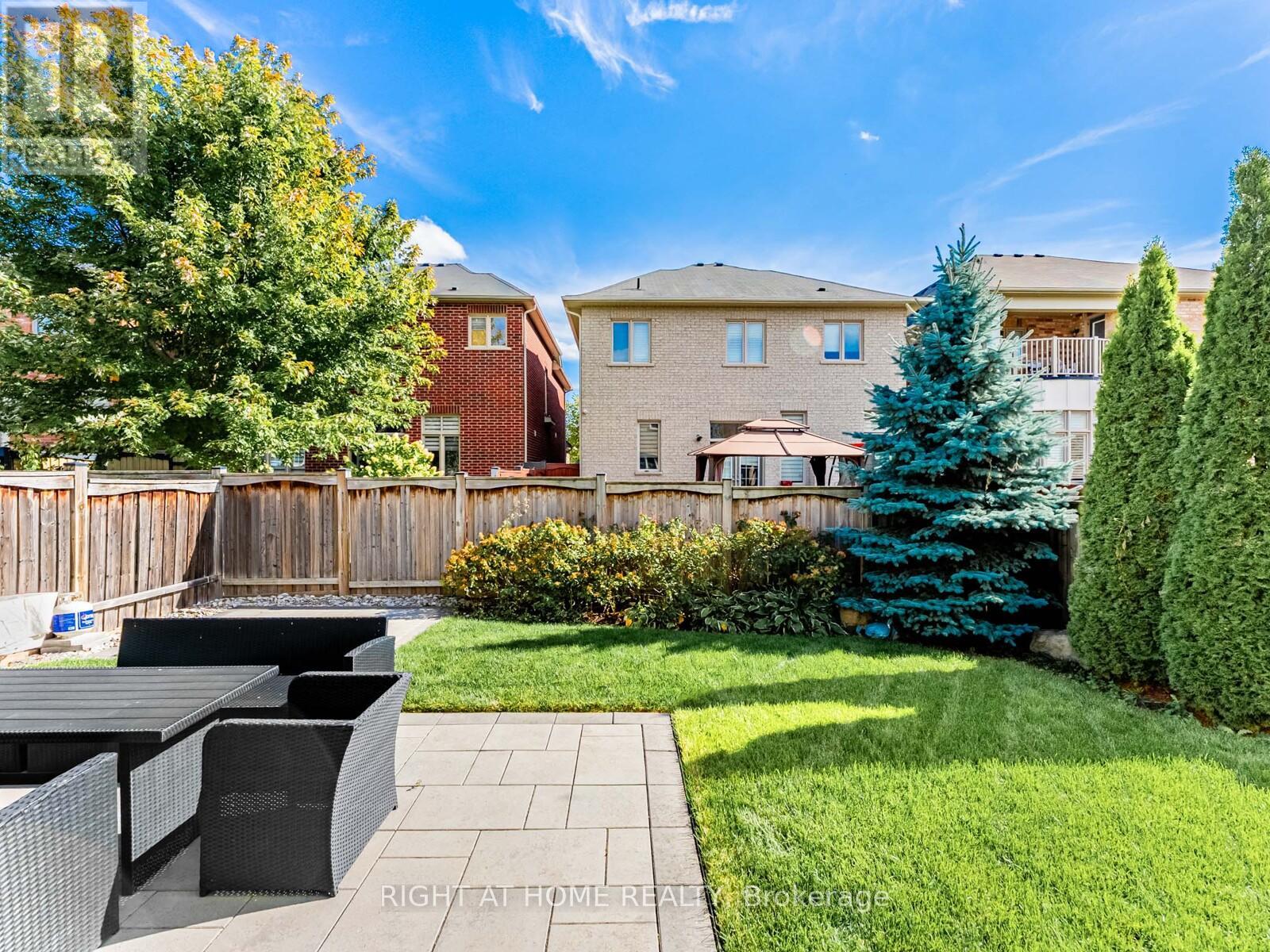 7 Mediterranean Crescent, Brampton, Ontario  L6Y 0T4 - Photo 38 - W12485431