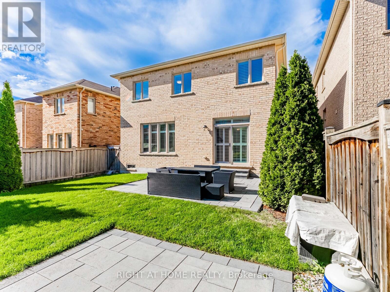 7 Mediterranean Crescent, Brampton, Ontario  L6Y 0T4 - Photo 39 - W12485431