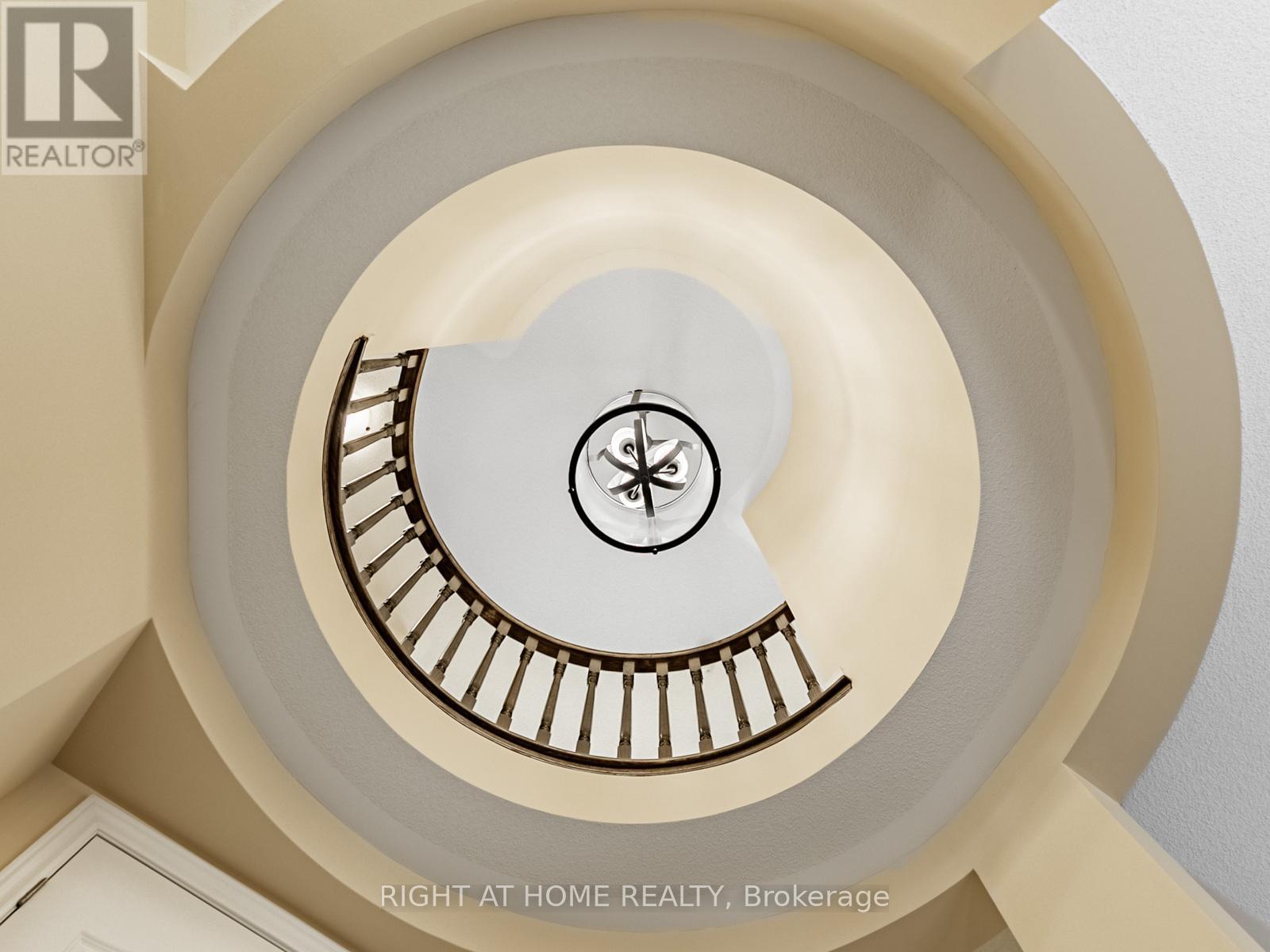 7 Mediterranean Crescent, Brampton, Ontario  L6Y 0T4 - Photo 9 - W12485431