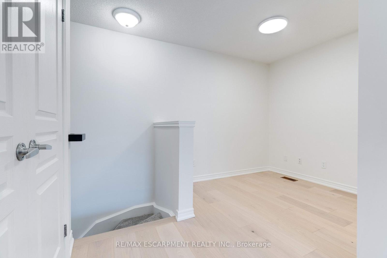 628 Garibaldi Common, Burlington, Ontario  L7L 0E2 - Photo 23 - W12485454