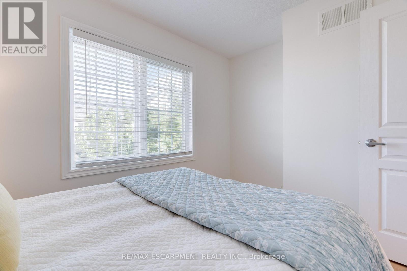 628 Garibaldi Common, Burlington, Ontario  L7L 0E2 - Photo 28 - W12485454