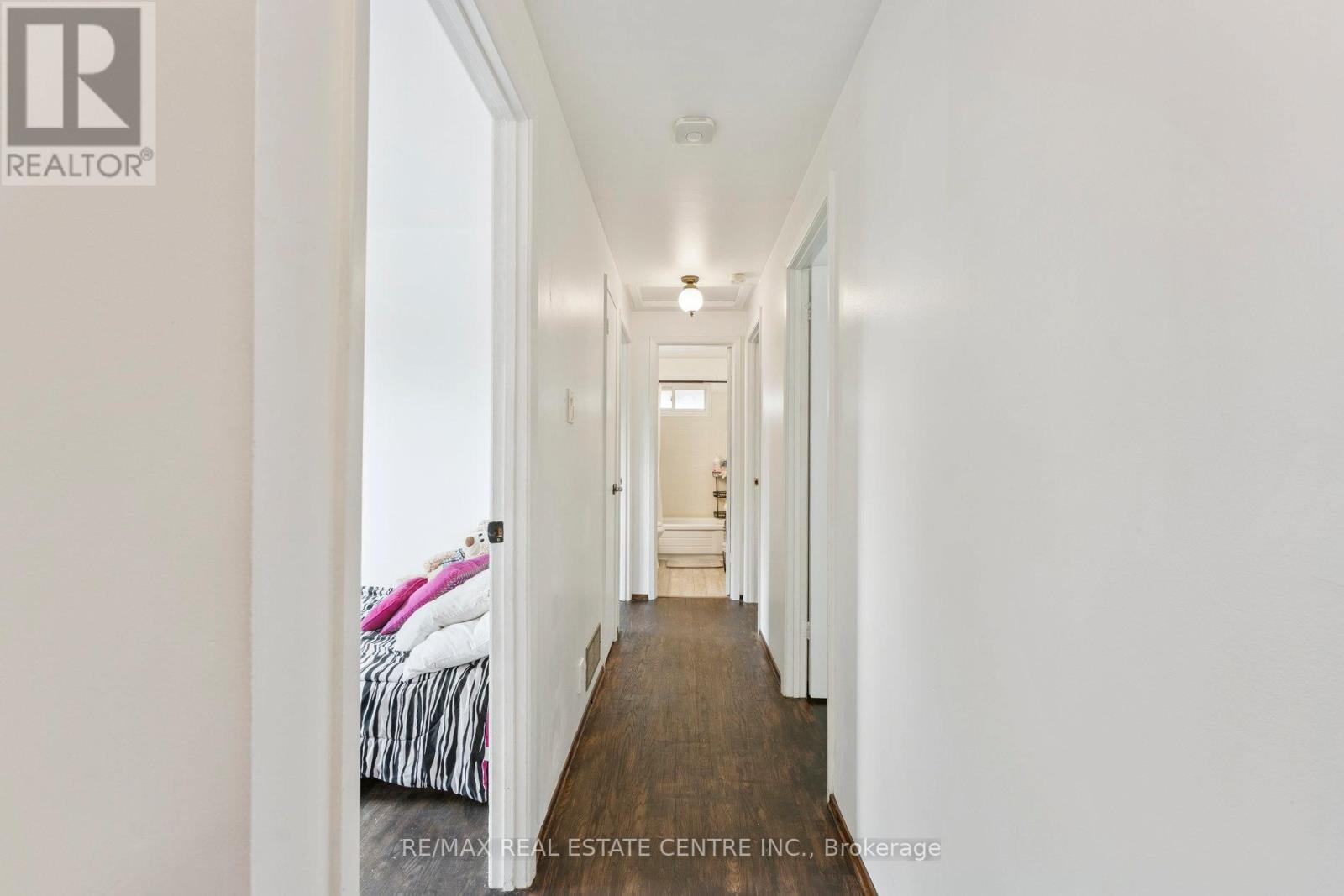 102 Rutherford Road N, Brampton, Ontario  L6V 2J2 - Photo 18 - W12485455