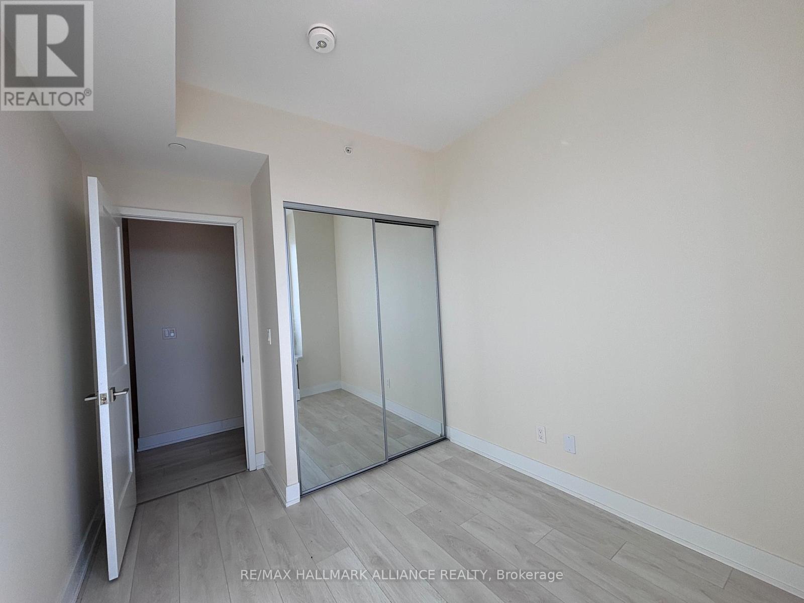 1804 - 297 Oak Walk Drive, Oakville, Ontario  L6H 3R6 - Photo 11 - W12485466