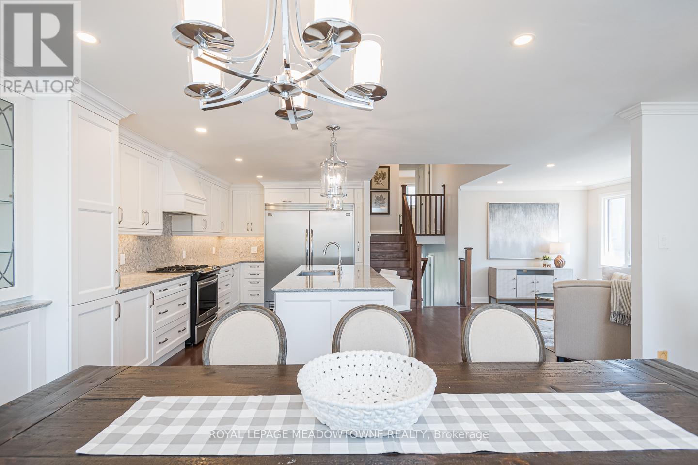 Upper - 611 Beaver Court, Milton, Ontario  L9T 4A8 - Photo 11 - W12485467