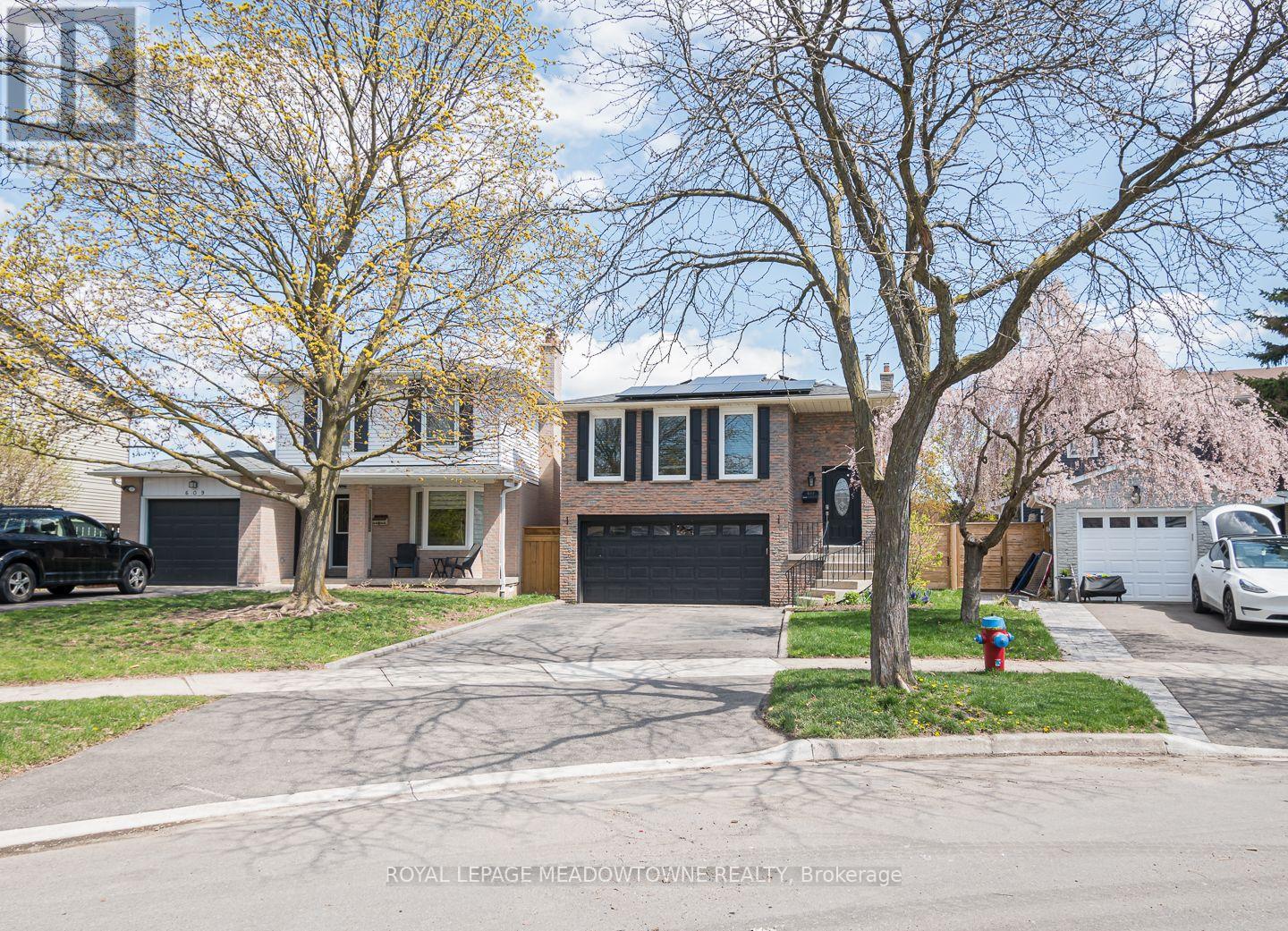 Upper - 611 Beaver Court, Milton, Ontario  L9T 4A8 - Photo 2 - W12485467