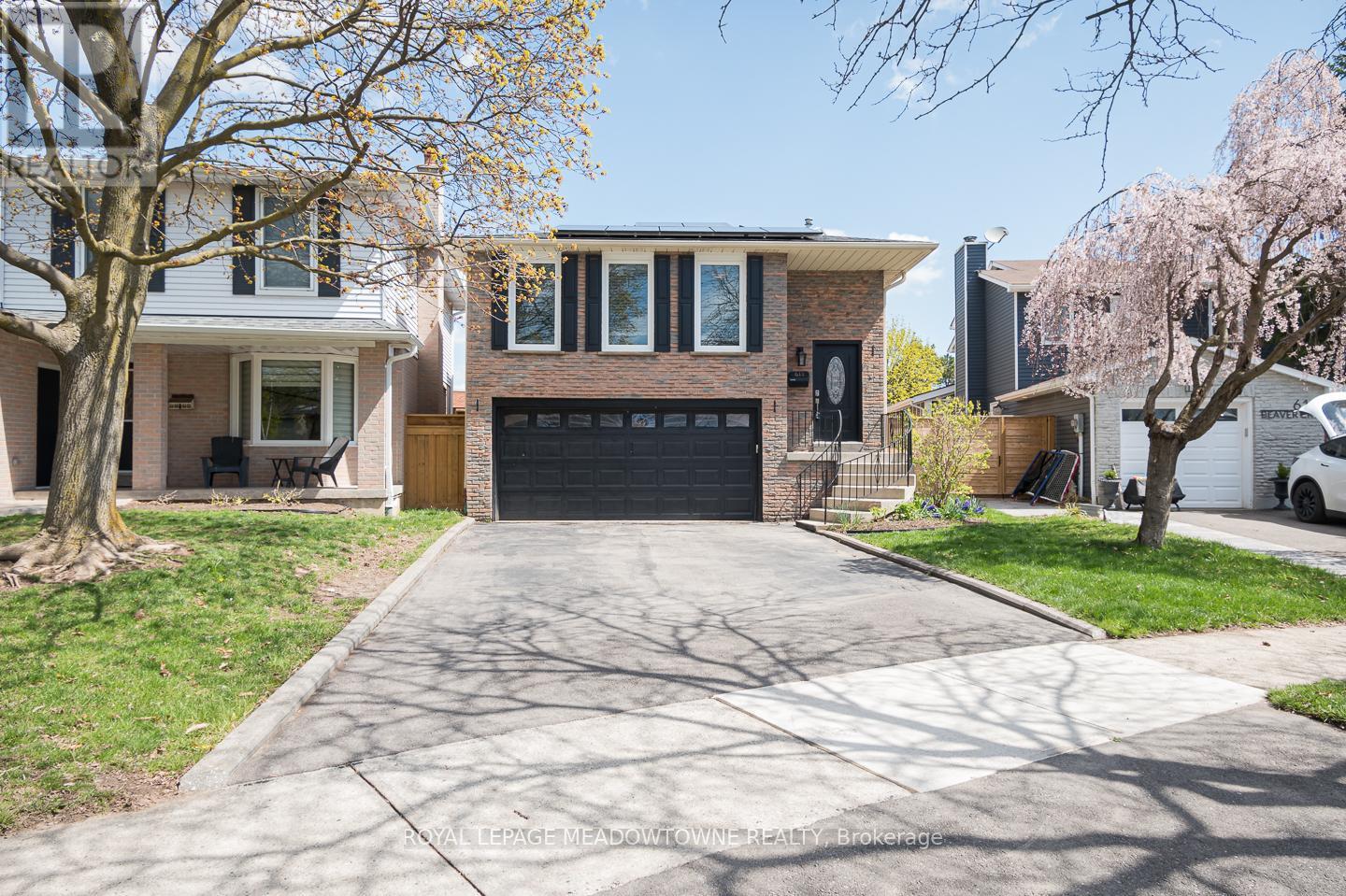 Upper - 611 Beaver Court, Milton, Ontario  L9T 4A8 - Photo 4 - W12485467