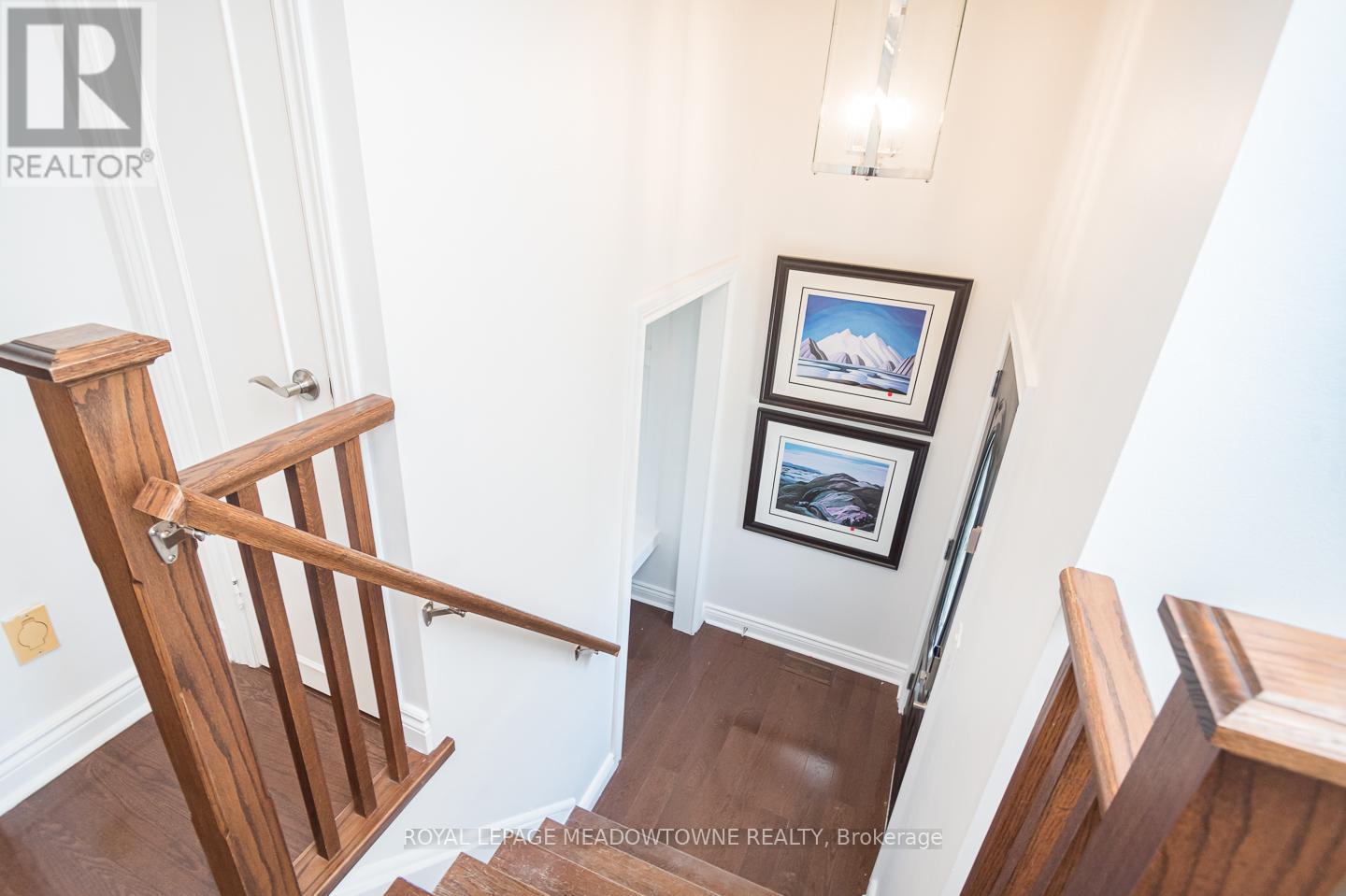 Upper - 611 Beaver Court, Milton, Ontario  L9T 4A8 - Photo 7 - W12485467