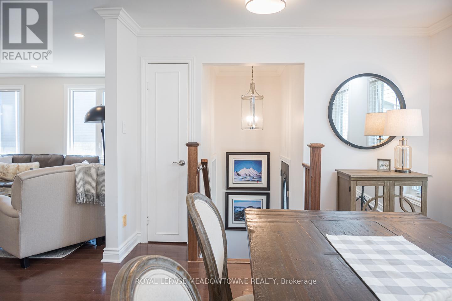 Upper - 611 Beaver Court, Milton, Ontario  L9T 4A8 - Photo 8 - W12485467